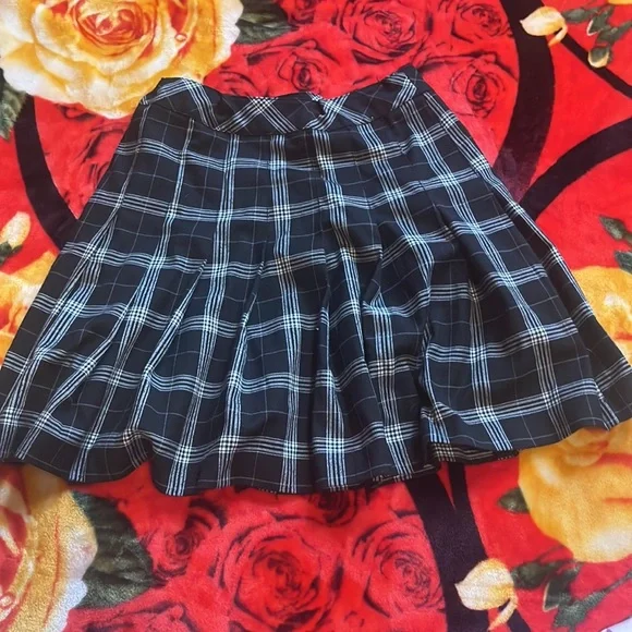 Size:small - Picture 3 of 3